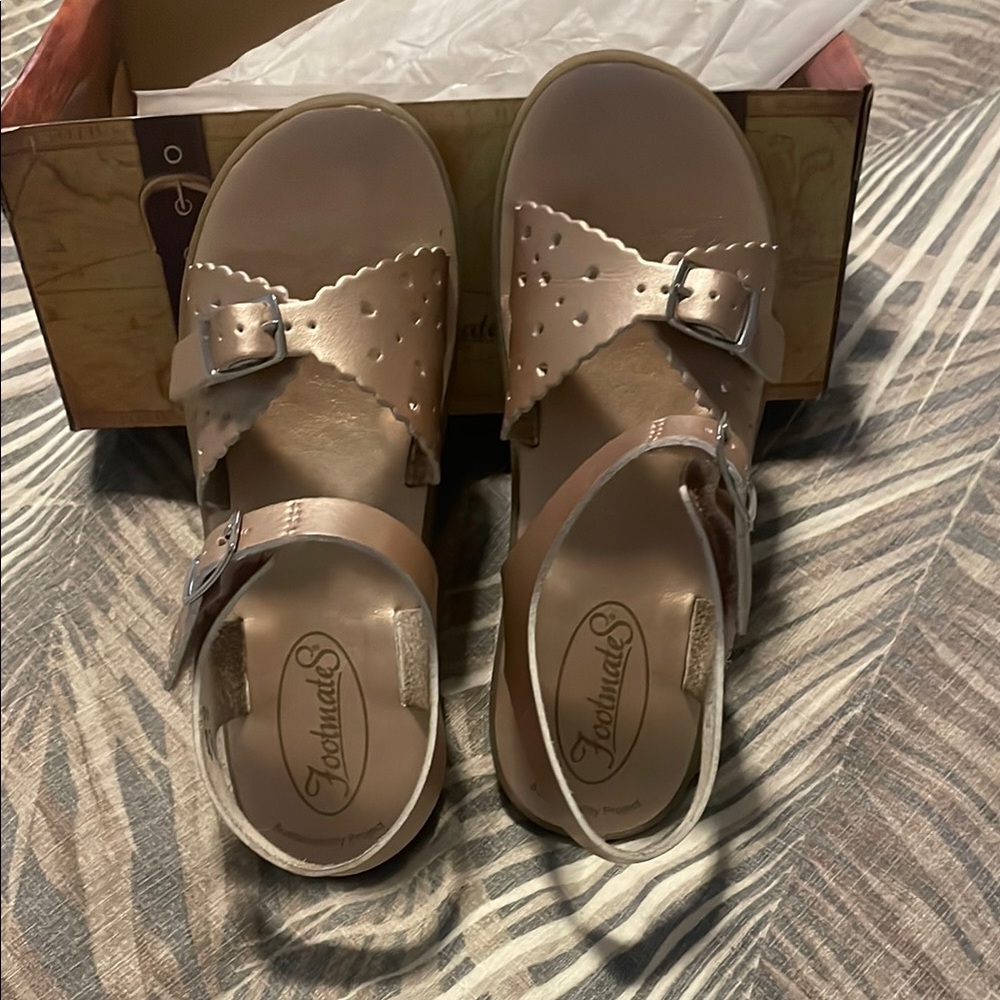 FootMates Tan Sandals Comfortable Slip-On Design
